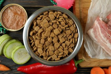 Ração de cachorro com ingredientes naturais